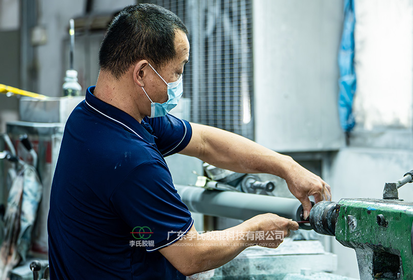 信得膠輥廠生產(chǎn)實景